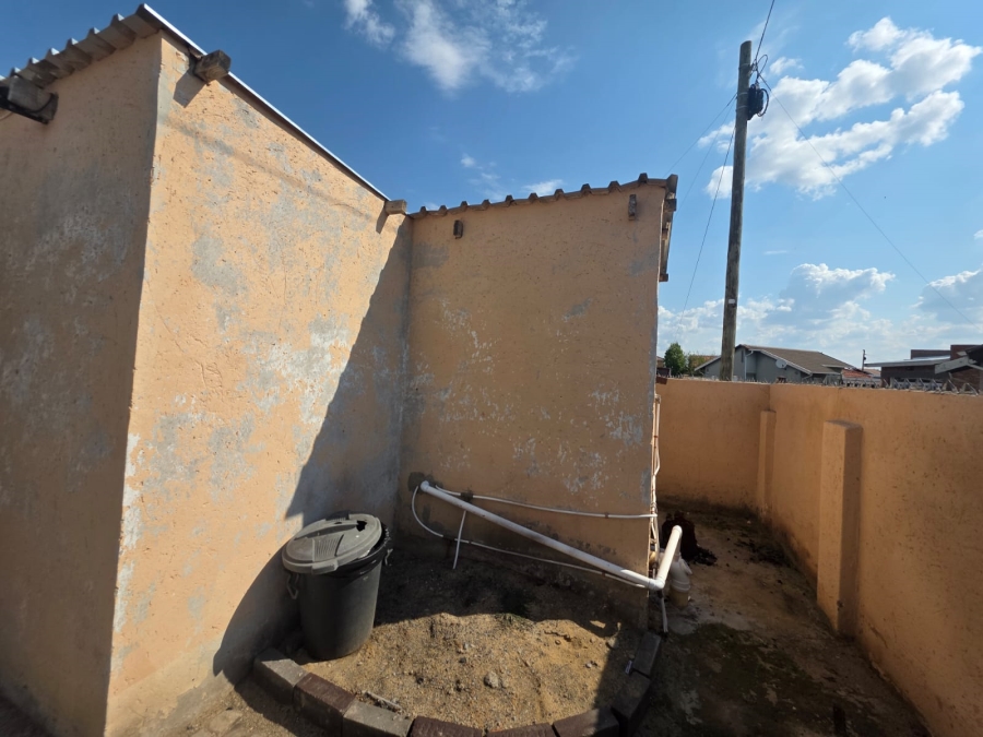 2 Bedroom Property for Sale in Roodepan Northern Cape